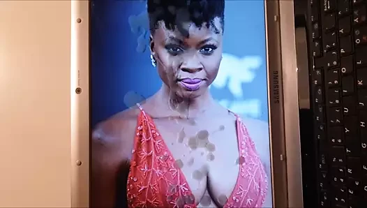 Danai gurira boşalıyor