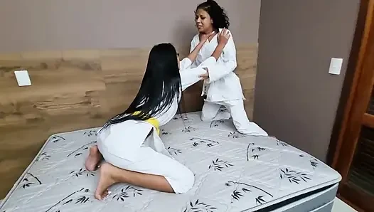 Judoka ile dövüş - Izabella Paes ve Nataly