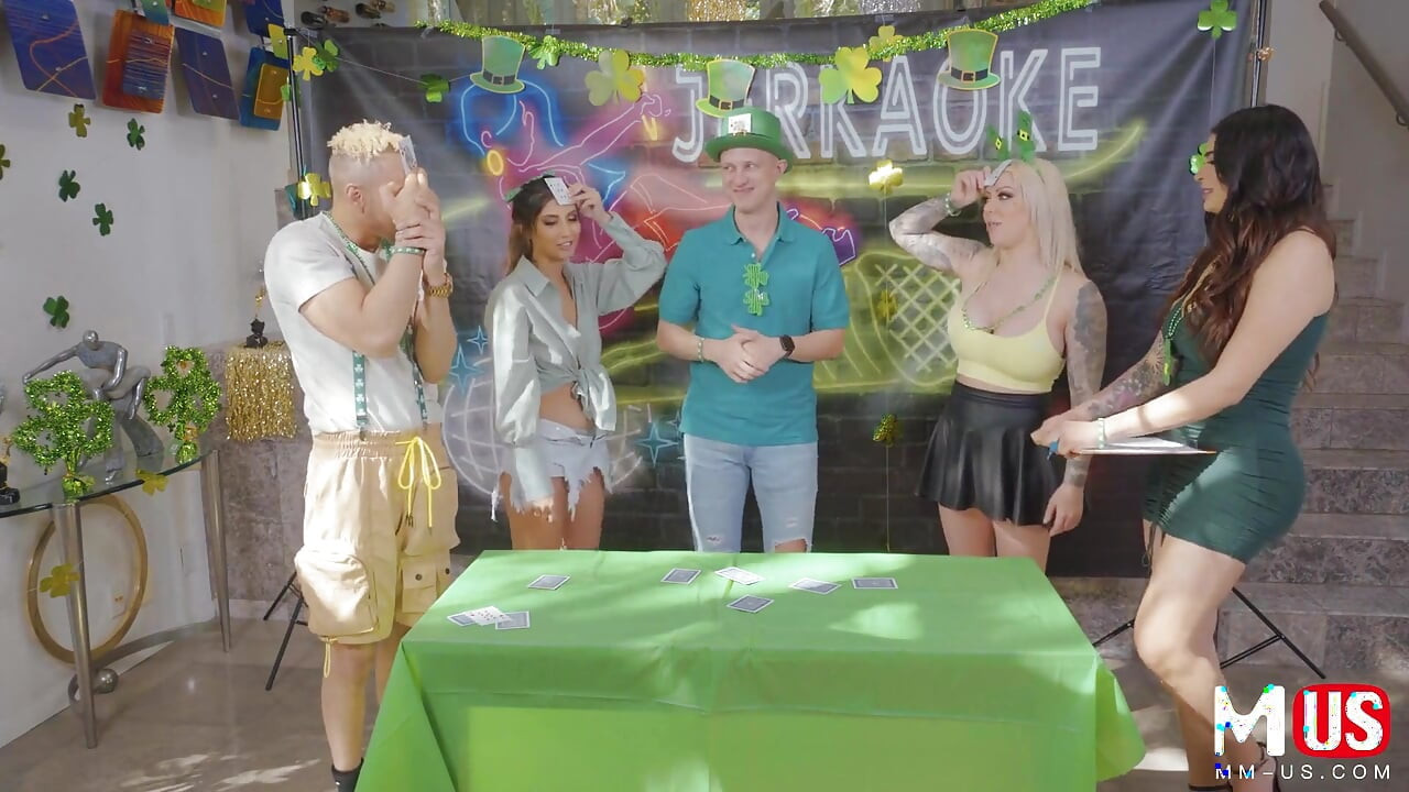 Jerkaoke - gianna dior, karma rx ve daha fazlasının yer aldığı grup seks partisi