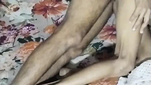 Okul yeni video kızı erkek arkadaşıyla sikişiyor