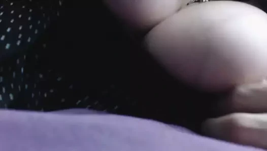 İri göğüsler bekaret anahtarlarını sıkıyor alay ve inkar