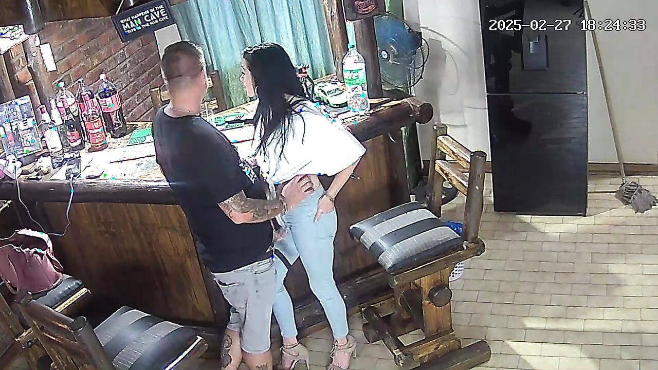 Bar styff eğleniyor