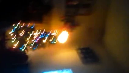 Andrea yılbaşı hediyesi alıyor