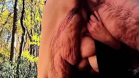 Amcık banyosu yaparak fışkırtma yolu çekiyor