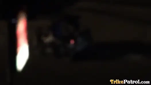 İki Pinay clubber yabancıyla eve gidiyor