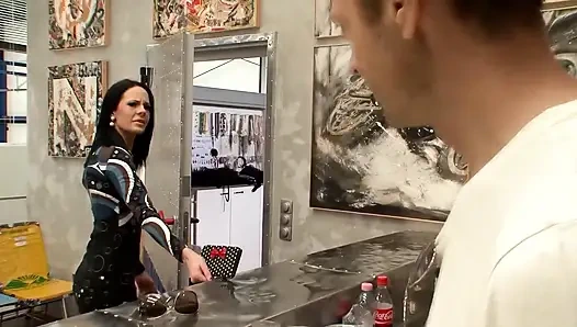 Siyah Iç Çamaşırlı Itfaiyeci Hatun Çılgınca Yarak Emiyor