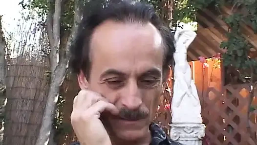 Yaşlı domuz amımı seviyor