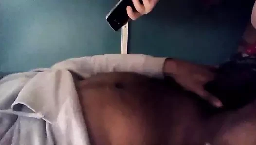 Büyük siyah horoz ve sahte bir hapis kurbanı