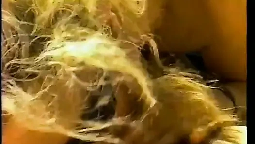 Ninenin amını florr'da yalarken izle