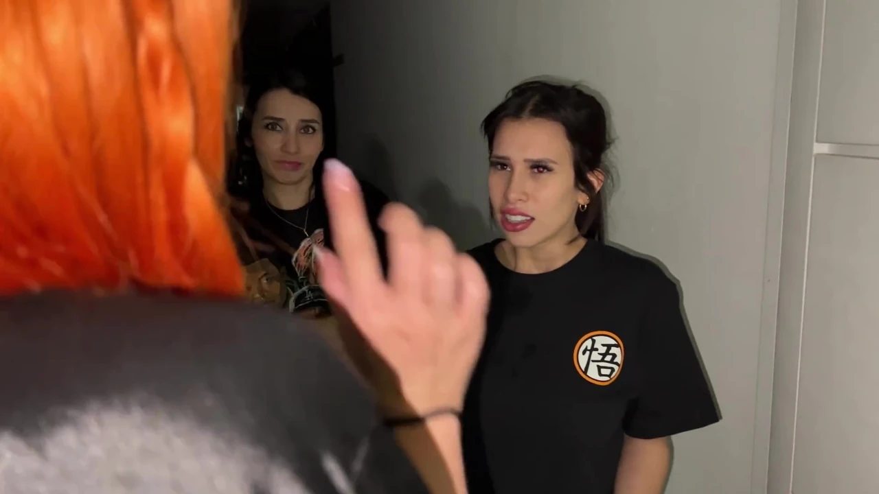 Lesbian tomboy threesome end up eating a big white ass