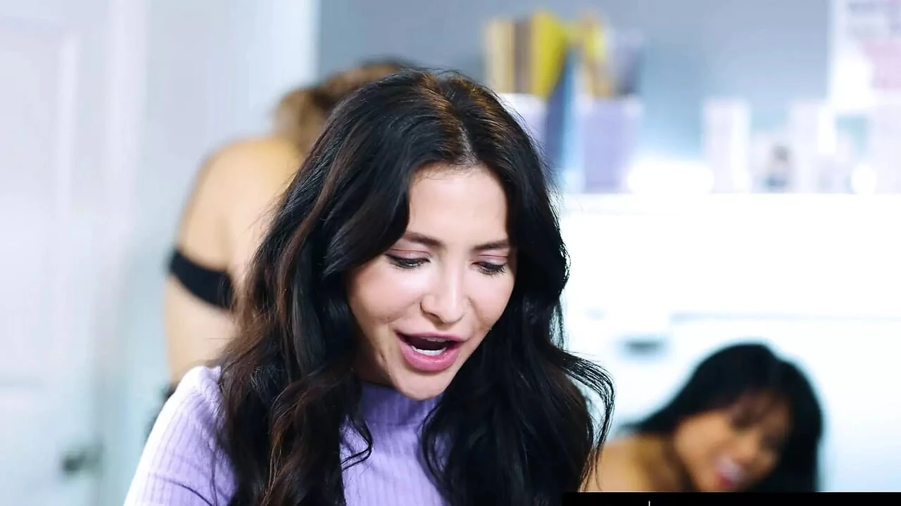 ट्रांसफिक्स्ड - कार्यालय एमएस। आचरण - जेन वाइल्ड, एरियल डेम्योर, एम्मा रोज, किरा नोयर, और एम्बर स्नो