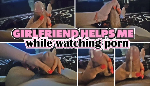 Kız arkadaşım porno izlerken bana el uzatıyor.