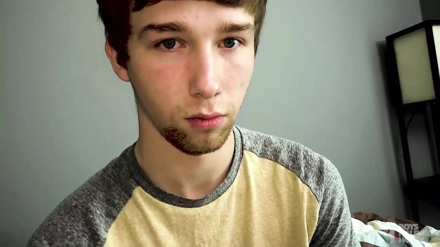 Götüne sokuyor, bakire genç kız derinden sikiliyor