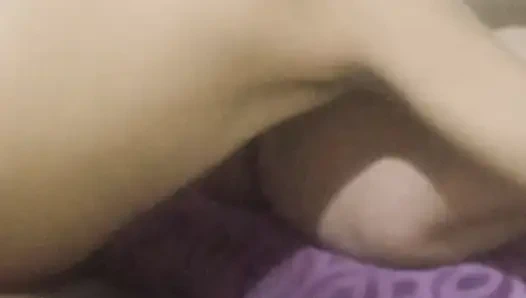 Hintli köylü kız arkadaş porno videosunda gerçek ev yapımı sikişiyor ateşli