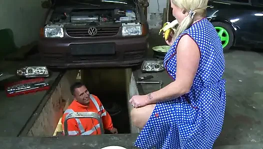 Büyük memeli Alman orta yaşlı seksi kadının sapık arzuları!