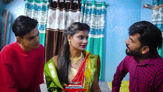 Hintli teyze iki yerel hintli kadınla sert sikişiyor tam film