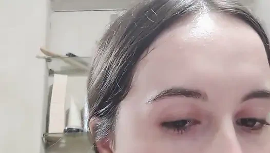 Soyunuyor, ayakkabılarımı çıkarıyor, makyajımı çıkarıyor, yatacak her şey. Sweet Dreams My Loves