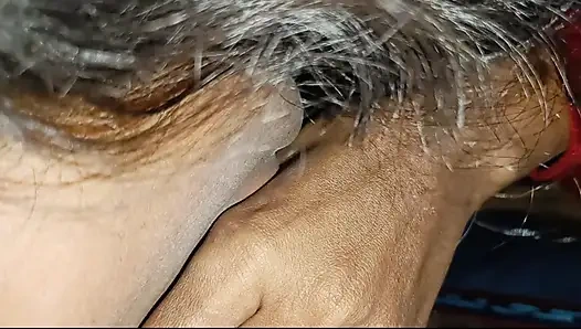 Hintli hizmetçiyi sikiyor