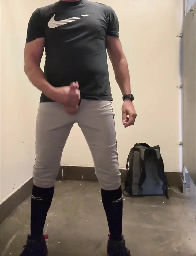 Jockdad87 umumi banyoda alfa dölü çekiyor