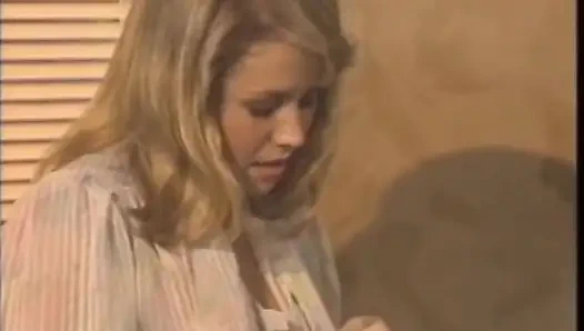 Seksi kıllı amcık klasik sarışın amcık yalıyor amcık parmaklıyor