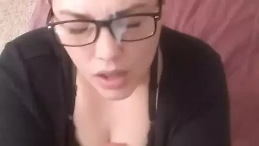 MİLF alır yük üzerinde yüz