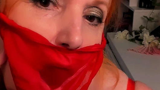 Gerçekten açıldığım samimi bir zevk. Açıkçası ve çok hararetli bir şekilde alay ediyorum.