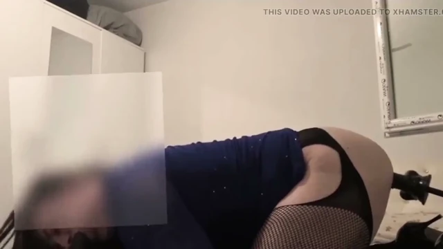 Dildo ve seks makinesiyle eğlence