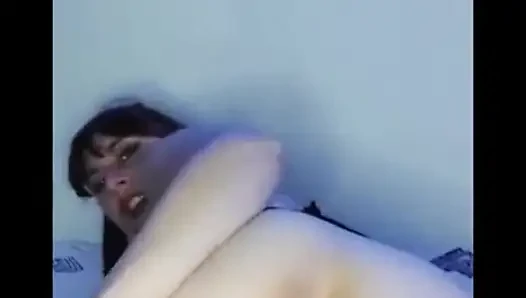 Shyyfxx ateşli üvey kız kardeşin seni küçük düşürüyor ve seni kesiyor çabucak üvey erkek kardeşin geliyor! Rolepla