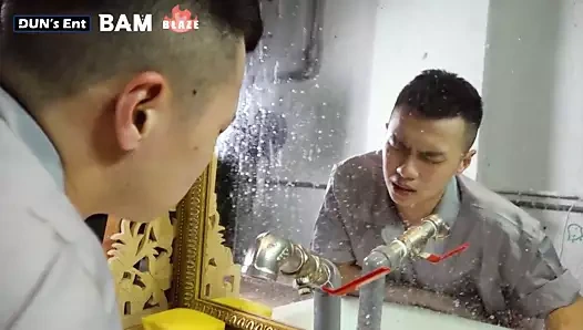 Tesisatçının sikini boşaltmak