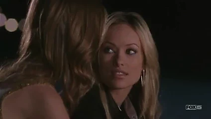 Olivia wilde lezbiyen öpücükler 2