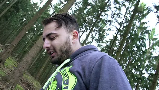 Vahşi orman çifte sikiş dövmeli bebek açık havada