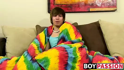 emo twink jacking kapalı onun uncut horoz ve göt dildoing