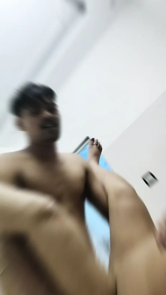 Meri randi biwi ko 4 Lund chiye chudai ke liye