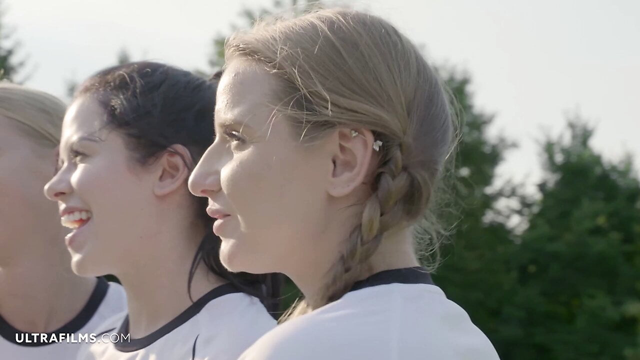 Ultrafilmler, futbol kızları takımı koçu en iyi şekilde sikişiyor
