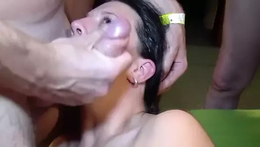 Bir sürü sert sik seviyor!