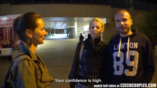 Güzel Çek çifti gf değişimi için para alır