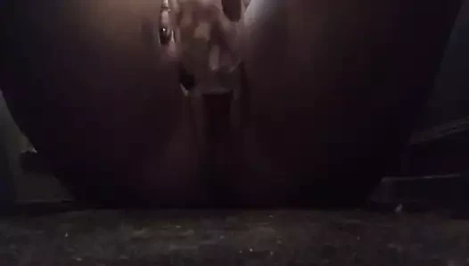 Belinda bir şişeyi içeri kaydır