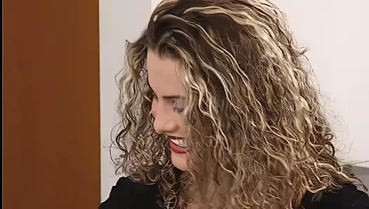 iki sevimli kız azgın vücutlarını göster