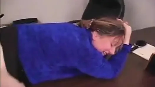 Büyük götlü bayan arkadan sikiliyor