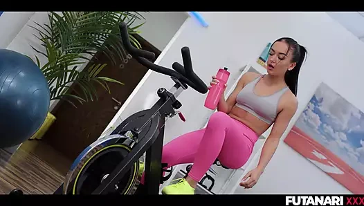 Sıcak futa esmer patlar ile boşalmak içinde the spor salonu