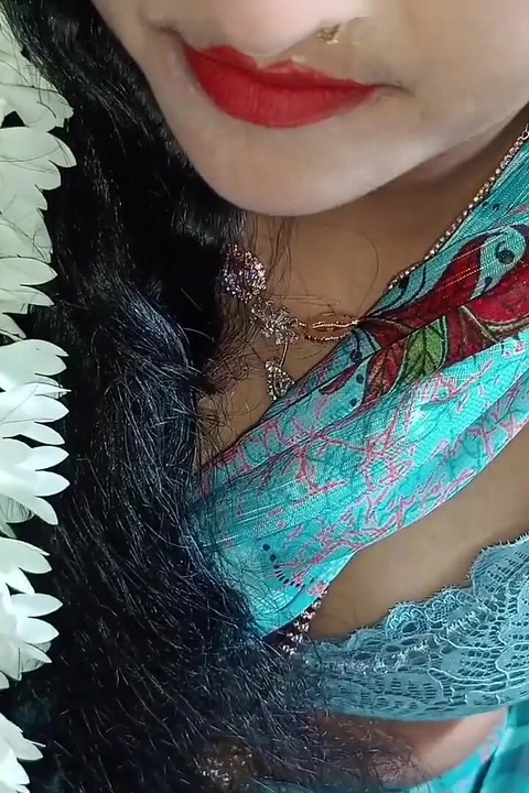 En güzel Hintli hizmetçi evli kadın evde sikişiyor net Hintçe ses