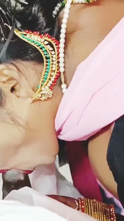 Tam video, düğün gecesi, kayınvalidesi maalesef kayınpederle sikişiyor, Telugu edepsiz konuşma | Klip 1