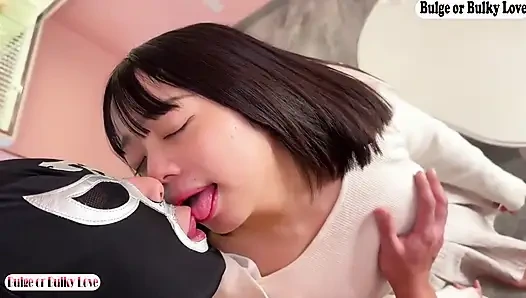 Yumuşak konuşulan g-cup güzellik edepsiz tarafını gösteriyor, samimi bir bakış açısı anı şekilleniyor