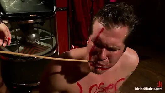 İlahi derecede aşağılayıcı bir melodrama