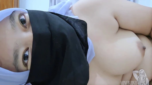 Endonezyalı tesettürlü kız kayınbiraderi ile güvenli oynuyor - minokiiko