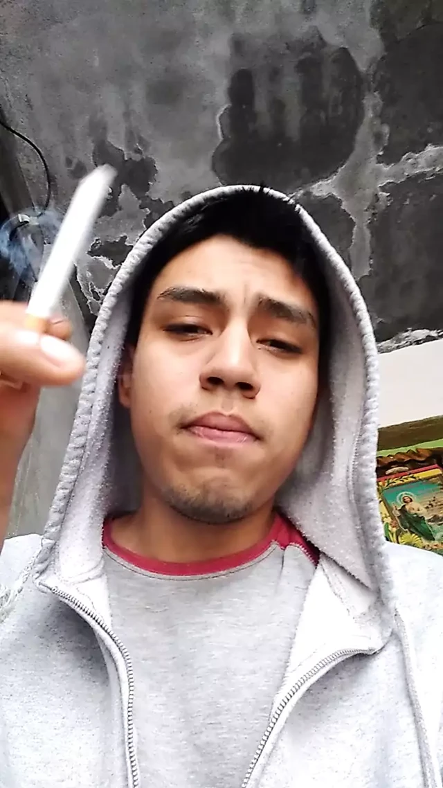 Masturbating in front of the audience at the gate of my house ⛅