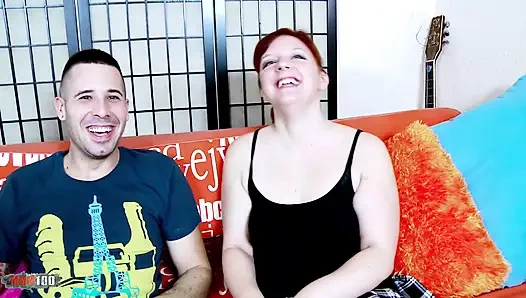 Vicki Valkyrie: Tıraşlı amcıklı Fin amatör piliç derinden sikiliyor