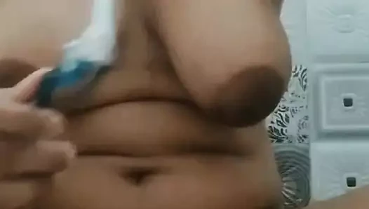 Amcığımı tıraş ediyorum videosu