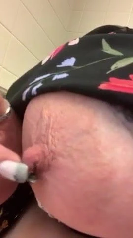 Dea'nın büyük göğüsleri