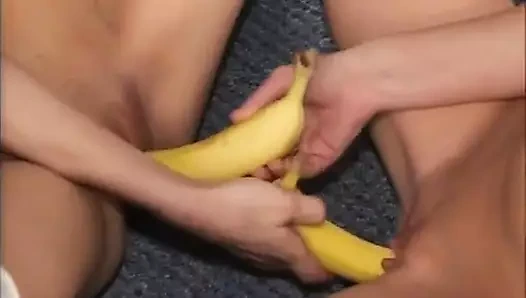 Biz makaslarken bizi izleyen üvey babamızla çirkin gizli seks